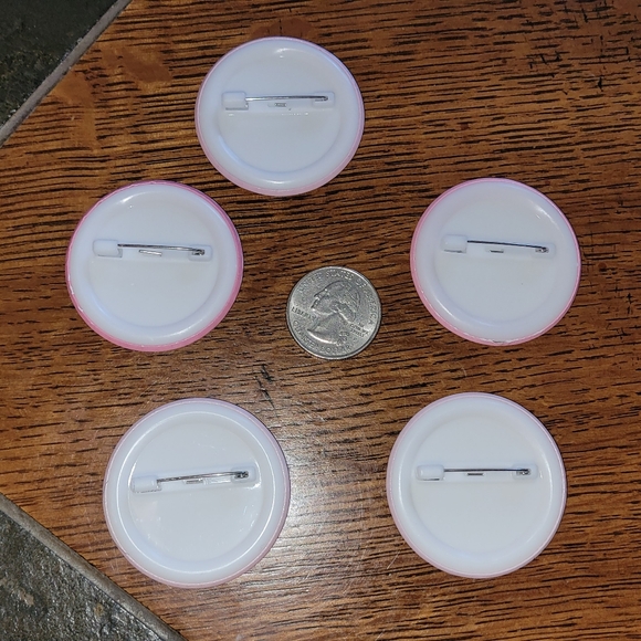 5 Hello Kitty Large Button Pins - Picture 11 of 11